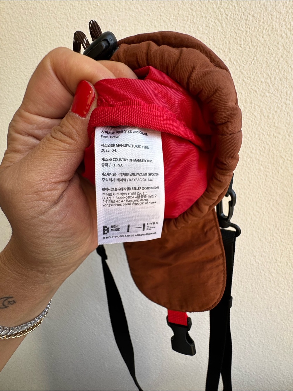 J-Hope Hope on the Stage Crossbody Bag in Rust Brown with Red accents (HYBE) - Picture 2 of 6
